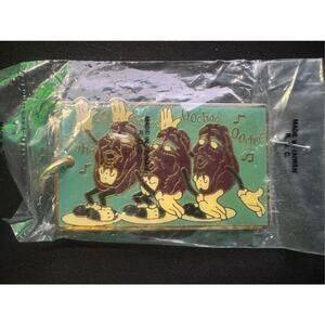 New Metal Enamel The California Raisins Band Sing Key Chain Vintage 1988 CALRAB‎
